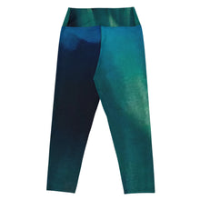 Cargar imagen en el visor de la galería, Sea Green Yoga Capri Leggings