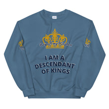 Cargar imagen en el visor de la galería, King Unisex Sweatshirt